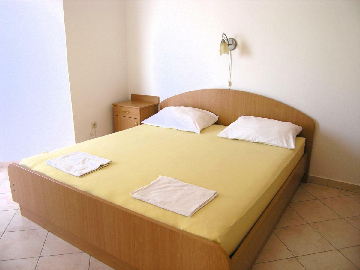 Apartman Juric Apartment Кърк Екстериор снимка
