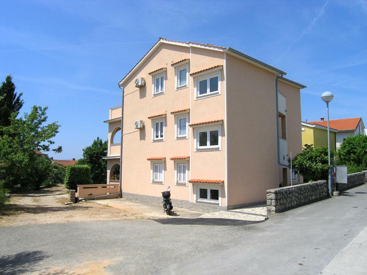 Apartman Juric Apartment Кърк Екстериор снимка