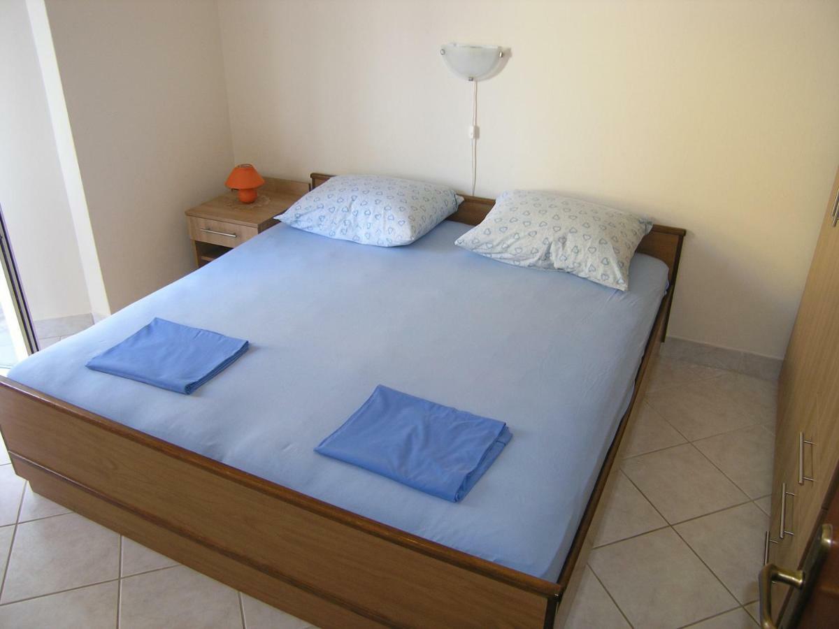 Apartman Juric Apartment Кърк Екстериор снимка