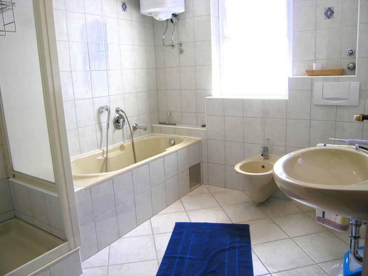 Apartman Juric Apartment Кърк Екстериор снимка