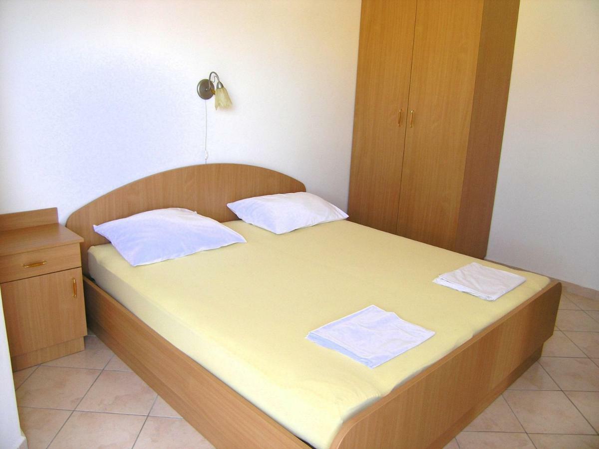 Apartman Juric Apartment Кърк Екстериор снимка