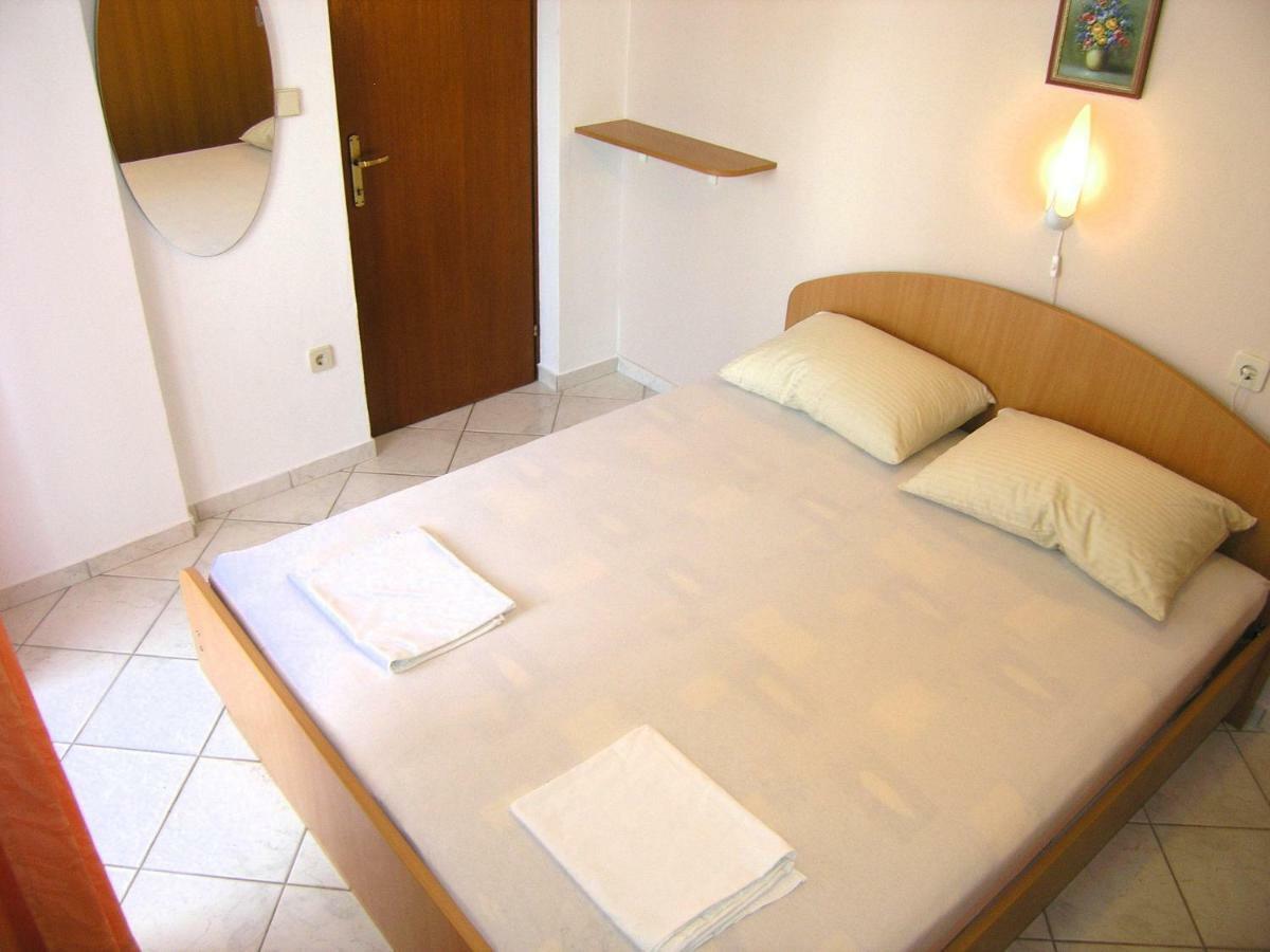 Apartman Juric Apartment Кърк Екстериор снимка