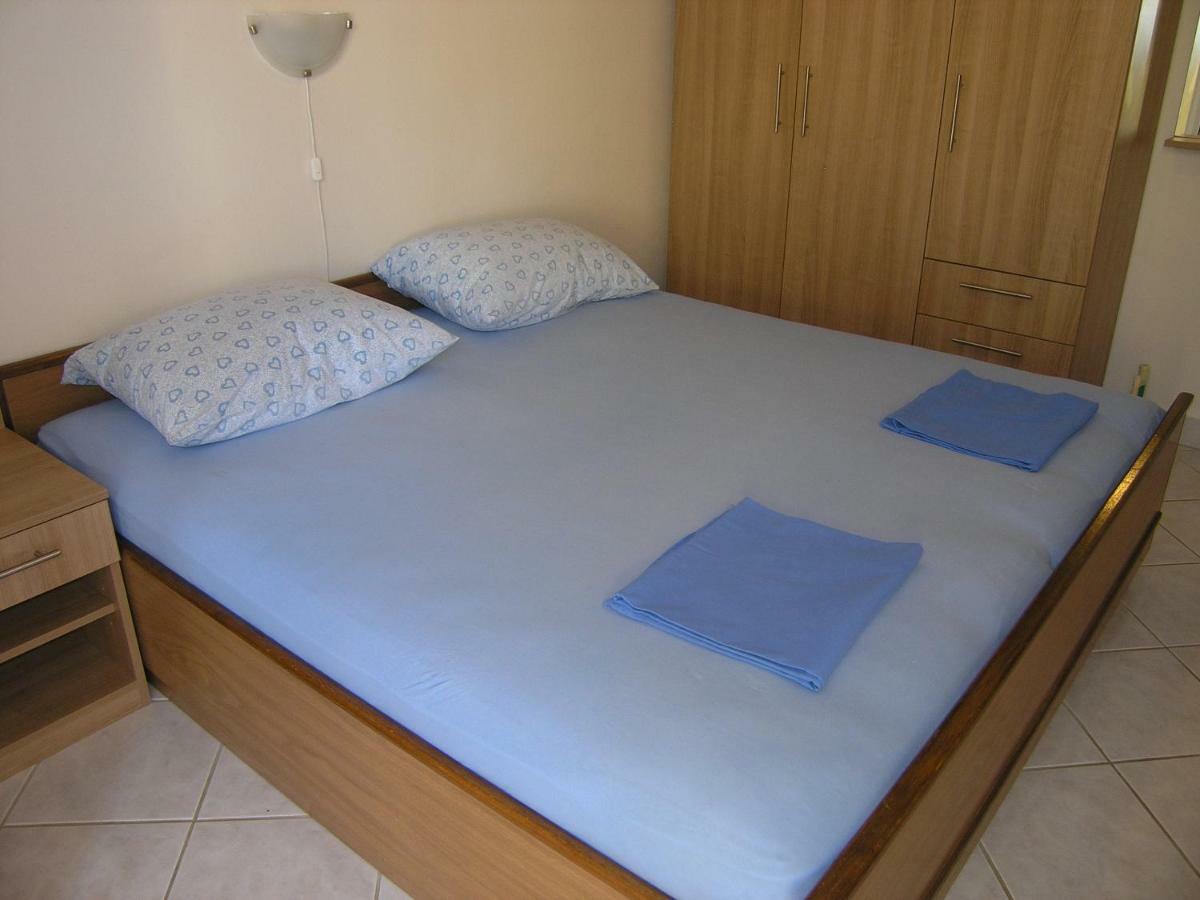 Apartman Juric Apartment Кърк Екстериор снимка