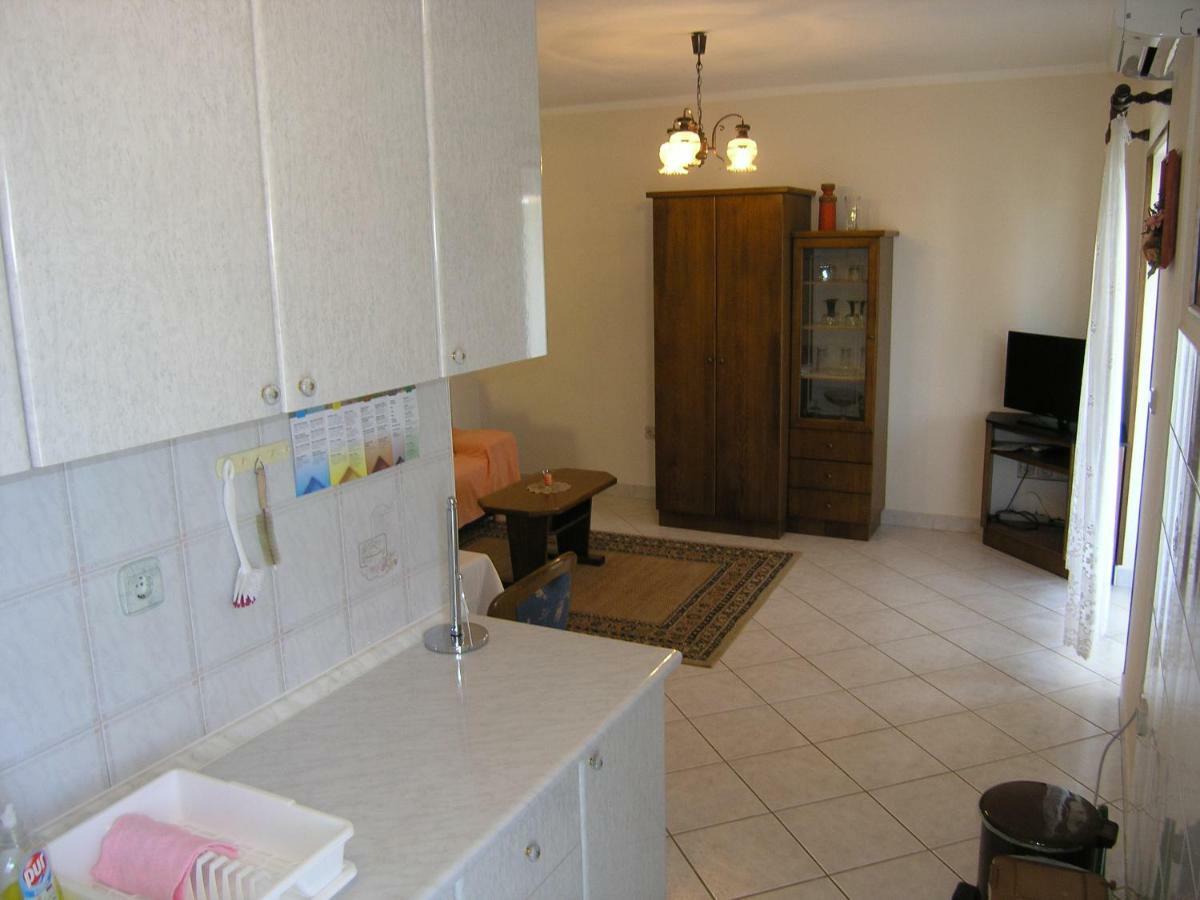 Apartman Juric Apartment Кърк Екстериор снимка
