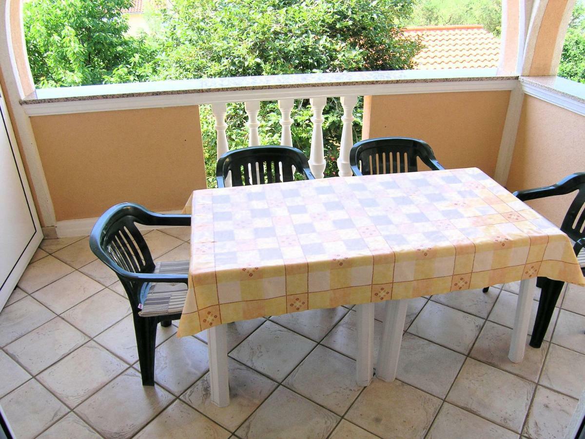 Apartman Juric Apartment Кърк Екстериор снимка