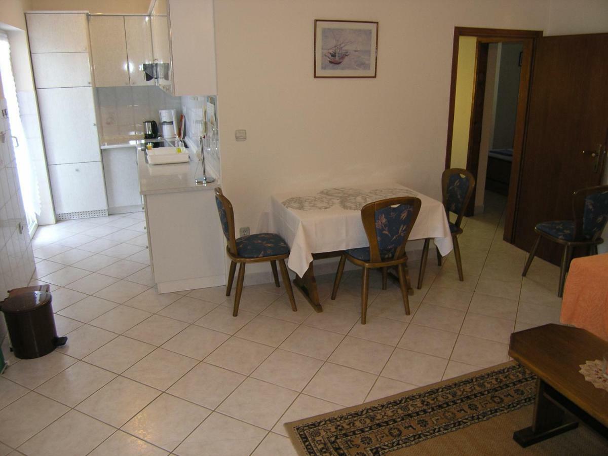 Apartman Juric Apartment Кърк Екстериор снимка